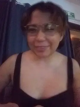Snapshot of criscrispdv chatting on May 17, 2026, 2:20 am criscrispdv online show from May 17, 2026, 2:20 am