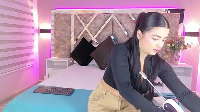 ValeriaOrtega online show from May 19, 2026, 11:38 am