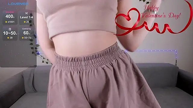 Snapshot of EmmyStar_ chatting on February 13, 2025, 5:33 pm EmmyStar  online show from February 13, 2025, 5:33 pm