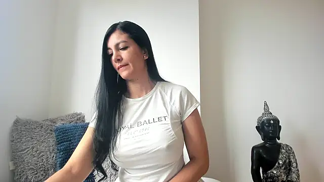 sofhia daniels online show from September 10, 2025, 1:11 pm