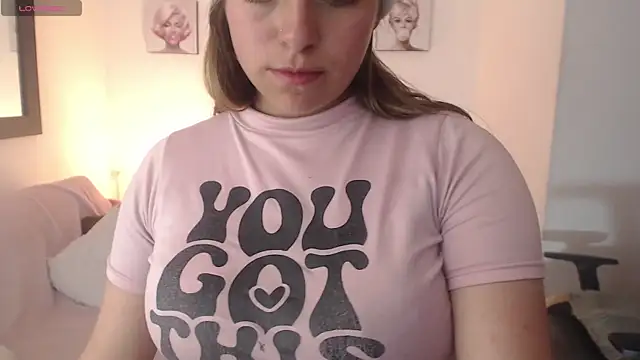 Kitten Cam online show from December 14, 2025, 5:07 pm