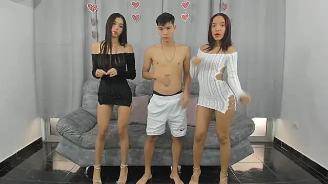 hotlittleones18 online show from February 23, 2025, 2:35 pm