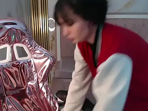 shalon diaz s online show from March 4, 2025, 1:06 pm