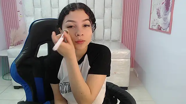 shalon diaz s online show from September 17, 2025, 1:02 pm