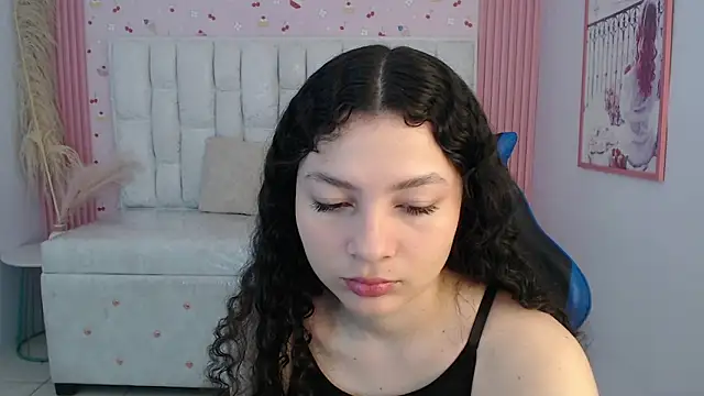 shalon diaz s online show from November 21, 2025, 1:43 pm