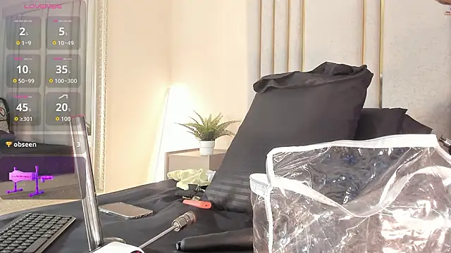 Snapshot of Liincostelloo chatting on February 11, 2026, 3:39 pm Liincostelloo online show from February 11, 2026, 3:39 pm