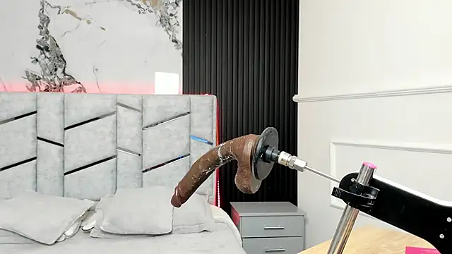 Gigidoll online show from September 17, 2025, 12:07 pm