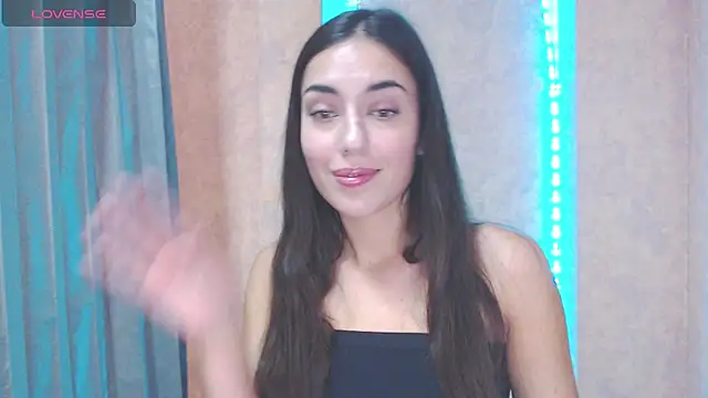 Lovelllyy online show from October 21, 2025, 9:43 am