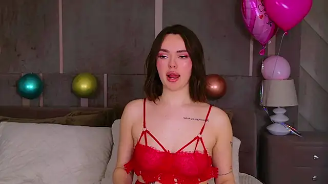 LauraBrigs online show from February 14, 2025, 12:47 pm