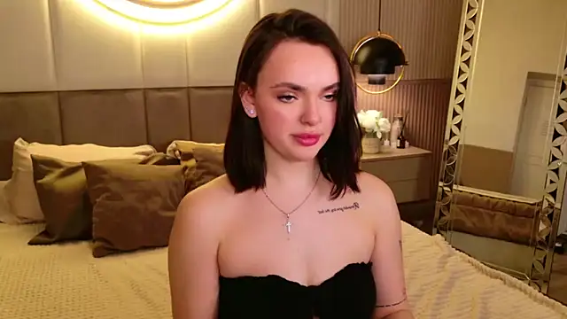 LauraBrigs online show from March 11, 2025, 9:24 am