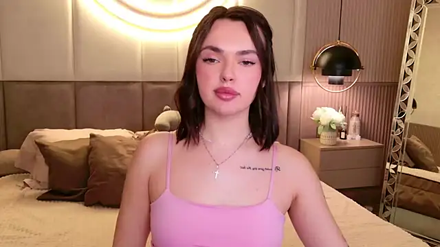 LauraBrigs online show from March 17, 2025, 8:40 am