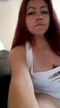 queencarlota82 online show from February 4, 2025, 8:38 pm