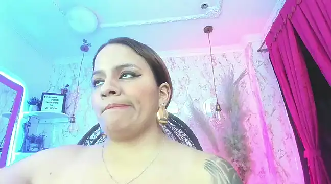 Snapshot of victoria__floyd chatting on February 6, 2025, 12:43 am victoria floyd online show from February 6, 2025, 12:43 am