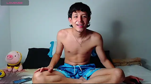 cute mathew online show from March 5, 2025, 4:02 am
