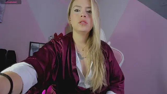 RayaCarr  online show from November 27, 2025, 1:57 pm