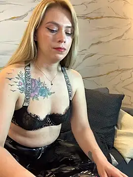 RayaCarr  online show from July 28, 2026, 9:03 pm