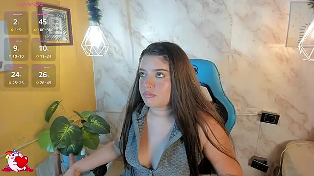 Lia little18 online show from May 1, 2026, 8:02 pm
