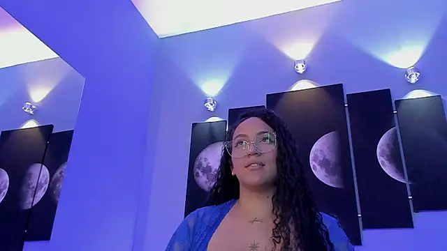 Snapshot of tatii_moon chatting on February 13, 2025, 9:51 am tatii moon online show from February 13, 2025, 9:51 am