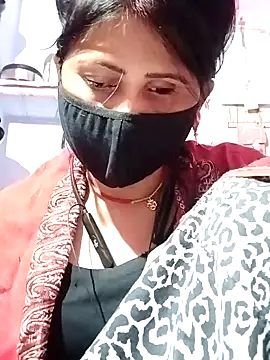 Snapshot of Bhavya_Bhan chatting on February 10, 2025, 12:52 am Bhavya Bhan online show from February 10, 2025, 12:52 am