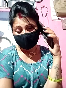 Snapshot of Bhavya_Bhan chatting on February 25, 2025, 6:42 pm Bhavya Bhan online show from February 25, 2025, 6:42 pm