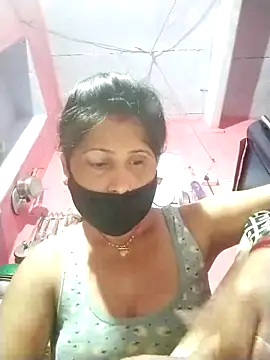 Snapshot of Bhavya_Bhan chatting on October 4, 2025, 12:19 am Bhavya Bhan online show from October 4, 2025, 12:19 am