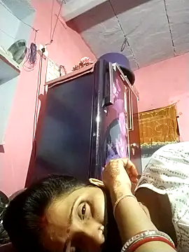 Snapshot of Bhavya_Bhan chatting on October 12, 2025, 4:39 pm Bhavya Bhan online show from October 12, 2025, 4:39 pm