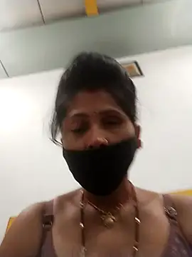 Snapshot of Bhavya_Bhan chatting on October 24, 2025, 11:01 pm Bhavya Bhan online show from October 24, 2025, 11:01 pm