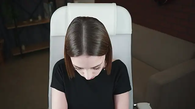 PamBeesly online show from September 24, 2025, 8:39 am