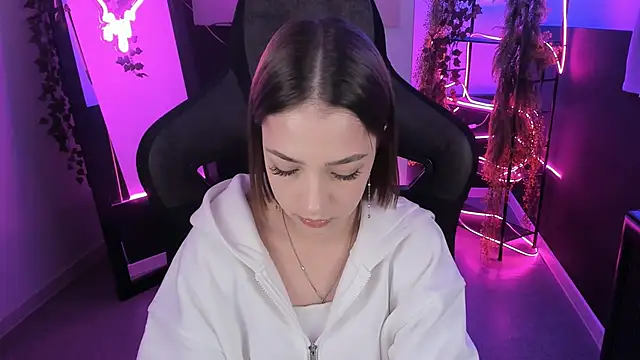 PamBeesly online show from September 29, 2025, 8:19 am