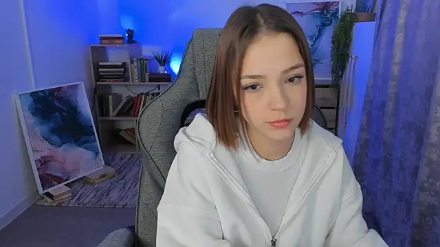 PamBeesly online show from October 7, 2025, 7:49 am