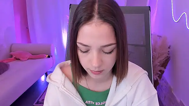 PamBeesly online show from December 15, 2025, 8:51 am