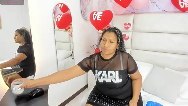Snapshot of AnthonelaRusso_ chatting on February 18, 2025, 3:31 am AnthonelaRusso  online show from February 18, 2025, 3:31 am