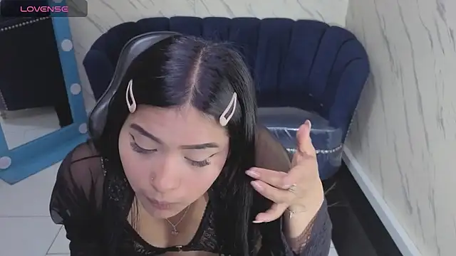 Paulette v online show from November 24, 2025, 1:11 pm