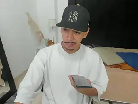 Snapshot of brad_usma chatting on February 19, 2025, 3:50 am brad usma online show from February 19, 2025, 3:50 am