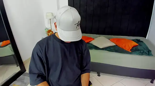 Snapshot of brad_usma chatting on March 7, 2025, 4:35 am brad usma online show from March 7, 2025, 4:35 am