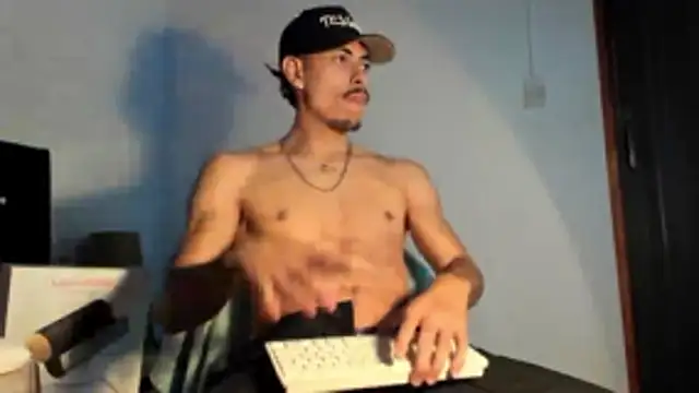 Snapshot of brad_usma chatting on October 14, 2025, 7:25 pm brad usma online show from October 14, 2025, 7:25 pm