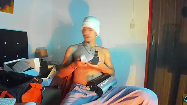 Snapshot of brad_usma chatting on October 24, 2025, 7:54 pm brad usma online show from October 24, 2025, 7:54 pm