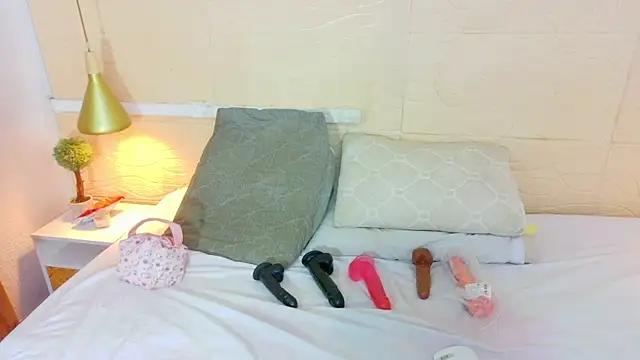 tinyy whore18 online show from May 8, 2026, 7:46 am
