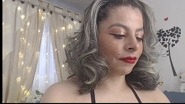 Snapshot of massing_6 chatting on October 27, 2025, 6:45 pm massing 6 online show from October 27, 2025, 6:45 pm