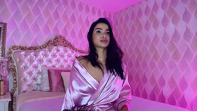 Bella Smiith  online show from November 30, 2025, 1:26 pm