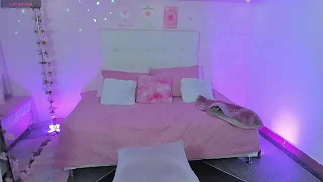 ScarlettDreamss7 online show from November 28, 2025, 12:19 pm