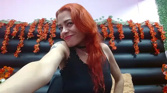 Snapshot of vella_paris_ chatting on February 17, 2025, 1:21 pm vella paris online show from February 17, 2025, 1:21 pm