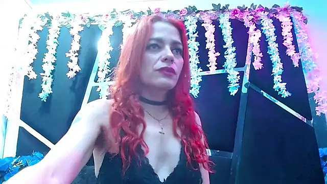 Snapshot of vella_paris_ chatting on March 4, 2025, 12:44 pm vella paris online show from March 4, 2025, 12:44 pm