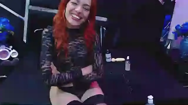 Snapshot of vella_paris_ chatting on March 6, 2025, 5:00 pm vella paris online show from March 6, 2025, 5:00 pm