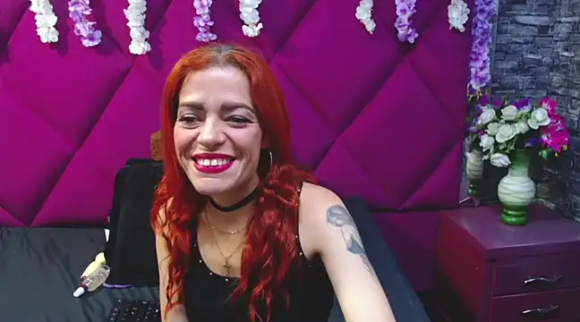 Snapshot of vella_paris_ chatting on March 7, 2025, 1:29 pm vella paris online show from March 7, 2025, 1:29 pm