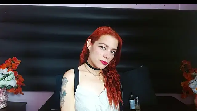 Snapshot of vella_paris_ chatting on March 20, 2025, 12:32 pm vella paris online show from March 20, 2025, 12:32 pm