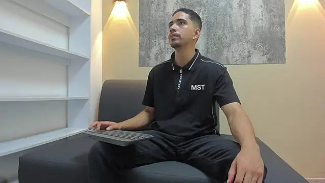 RYAN PATERSON online show from November 5, 2025, 12:38 pm