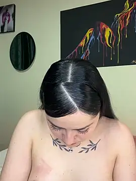 Emmie Hot online show from February 8, 2025, 12:17 pm