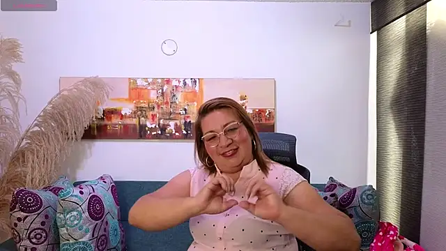 maylinlee online show from January 23, 2025, 7:51 pm