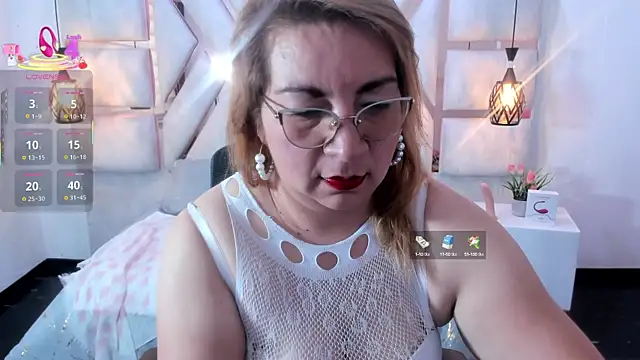 maylinlee online show from March 19, 2025, 12:12 pm